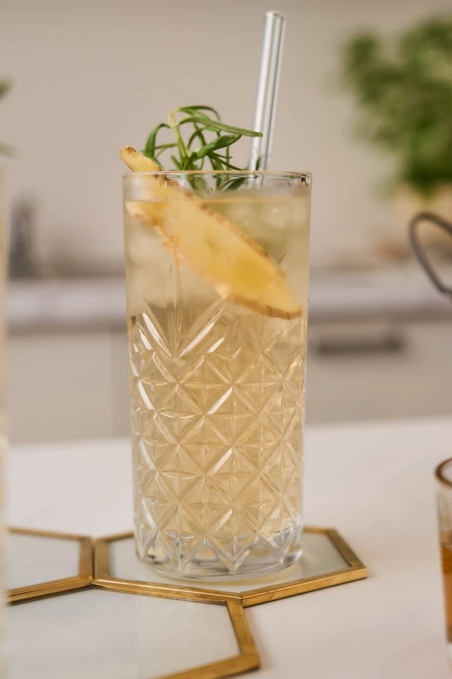 Mocktail mit Ingwer und Früchtetee