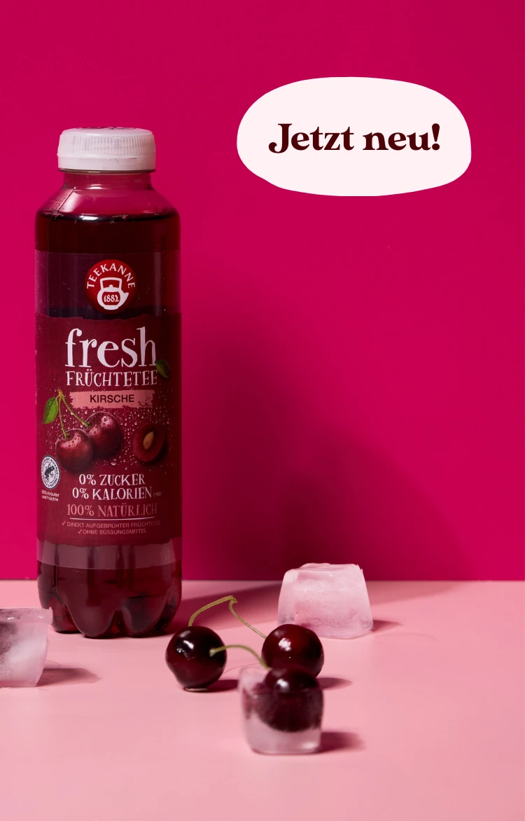 Flasche und Glas Kirsche Getränk mit Kirschen, Strohhalm, rosa Hintergrund, und Jetzt neu Sprechblase.